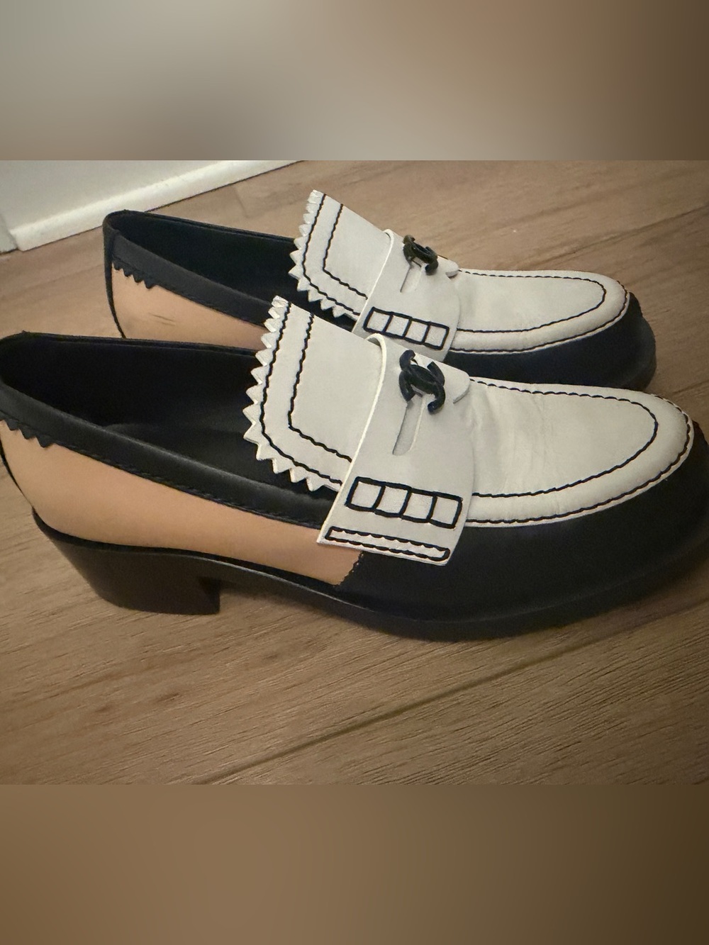 💯 Authentic - CHANEL White and Black Leather Penny Loafers with Tan Accent - Picture 3 of 7